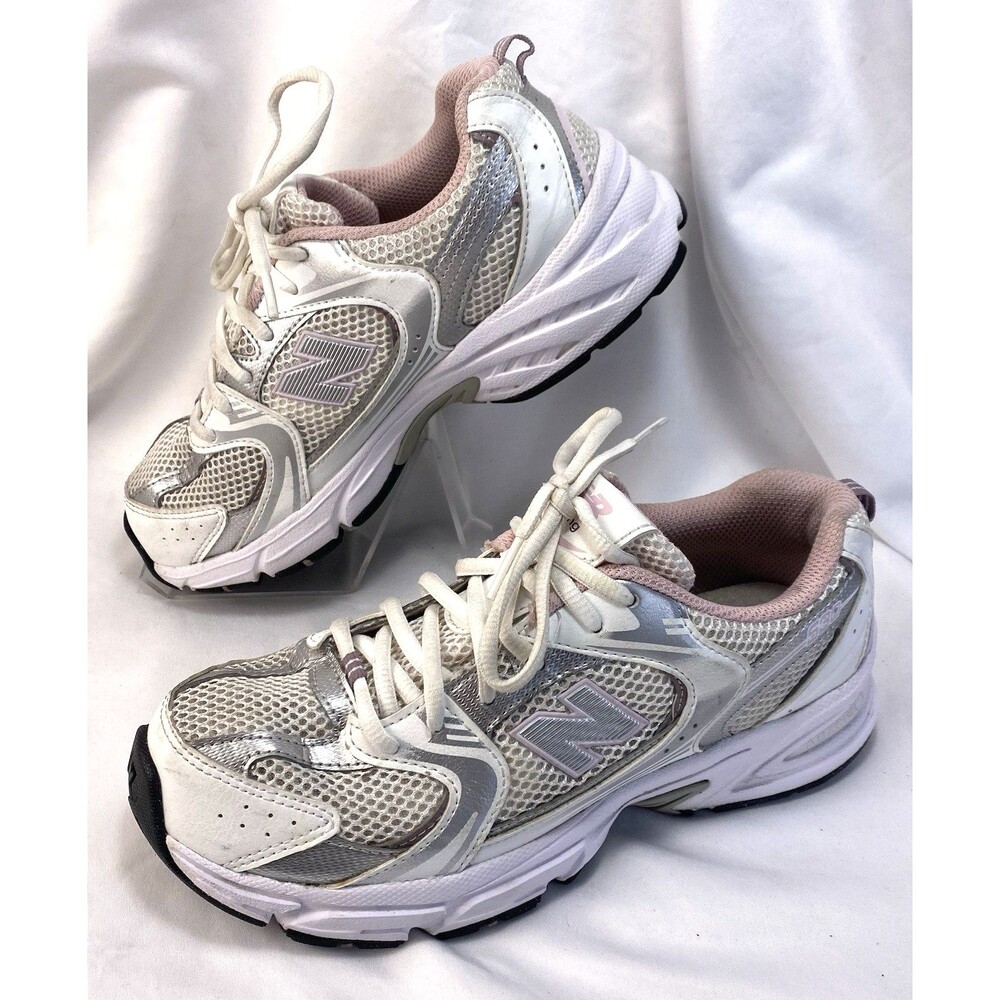 New Balance Kids Size 4 Silver/Pink/White 530 Lace-Up Low Top Running Shoe